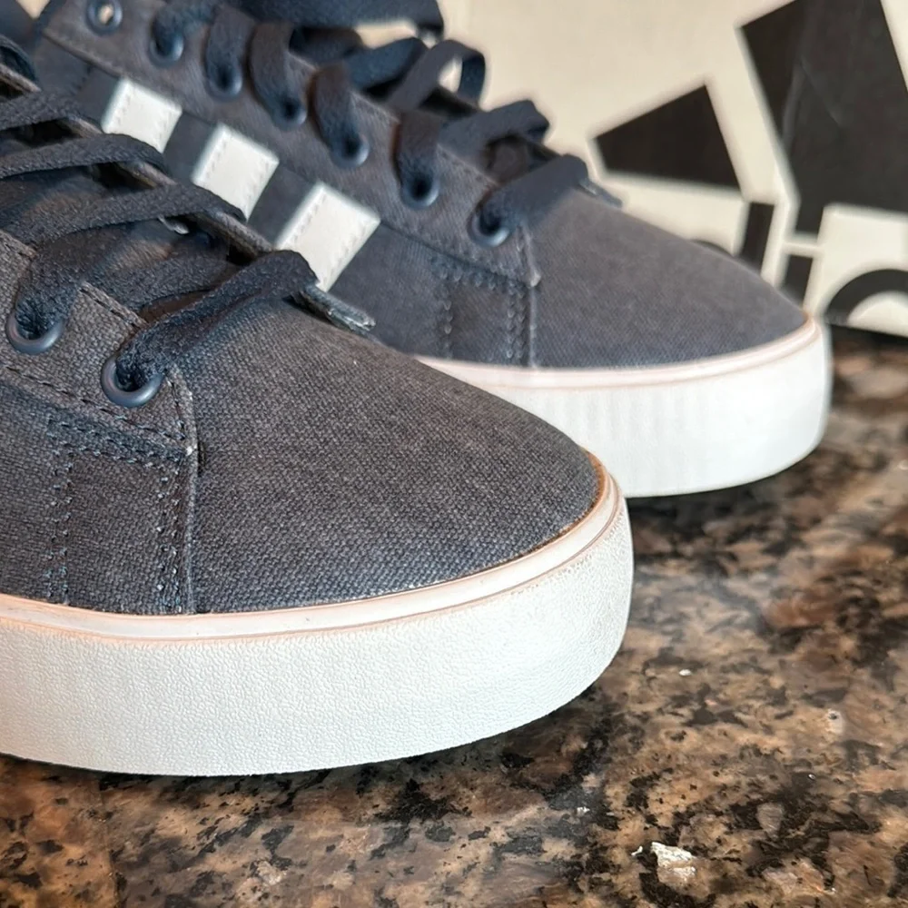 Adidas daily 3.0 Blue and White Casual Sneakers NIB 8